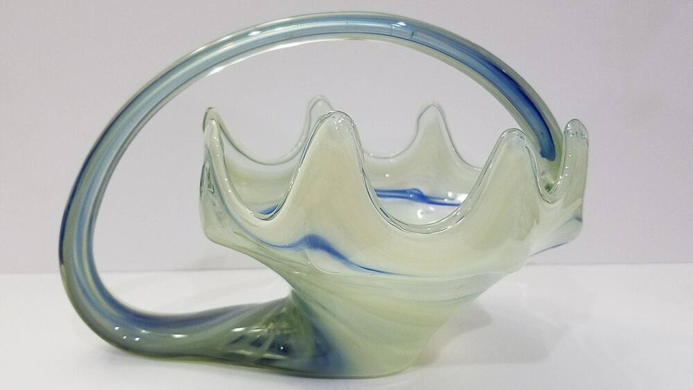 Vintage Handblown Swirled Glass Bowl/Basket/Candy Dish with Handle